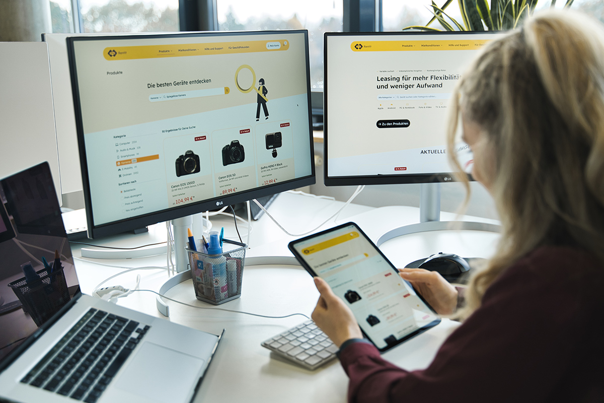 UX im Unternehmen: UX-Designerin bei der Arbeit